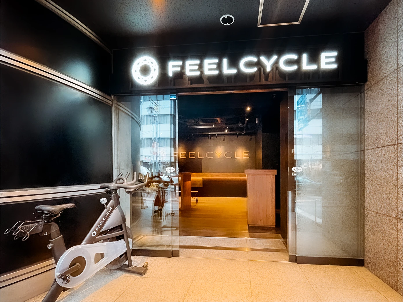 五反田店｜暗闇フィットネス FEELCYCLE｜五反田駅