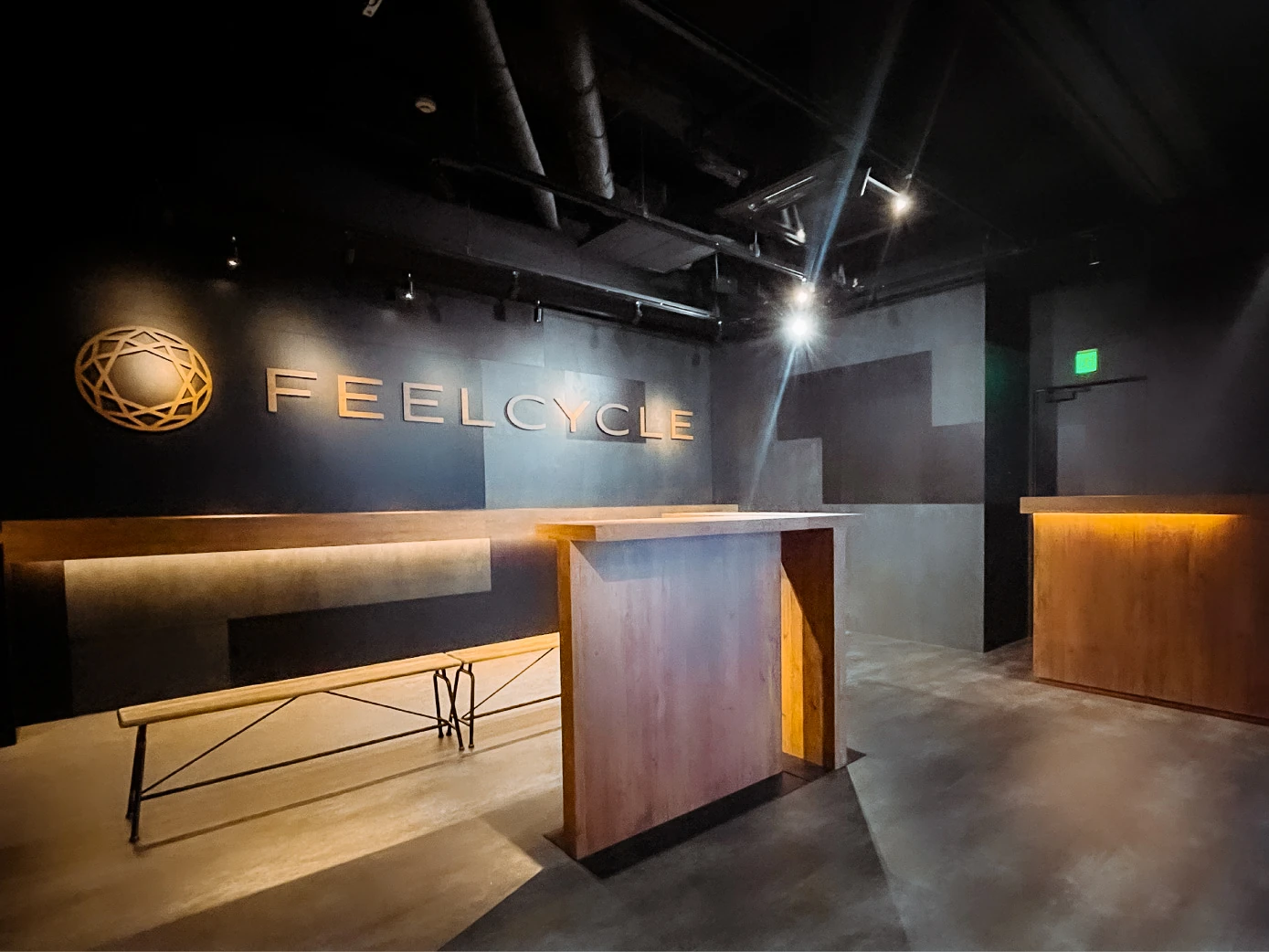 五反田店｜暗闇フィットネス FEELCYCLE｜五反田駅
