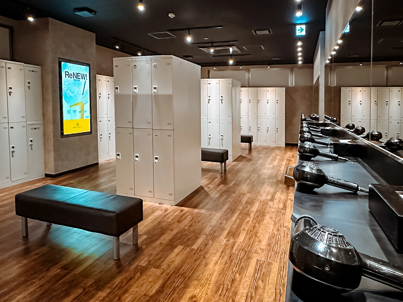 FEELCYCLE 五反田 スタジオ写真