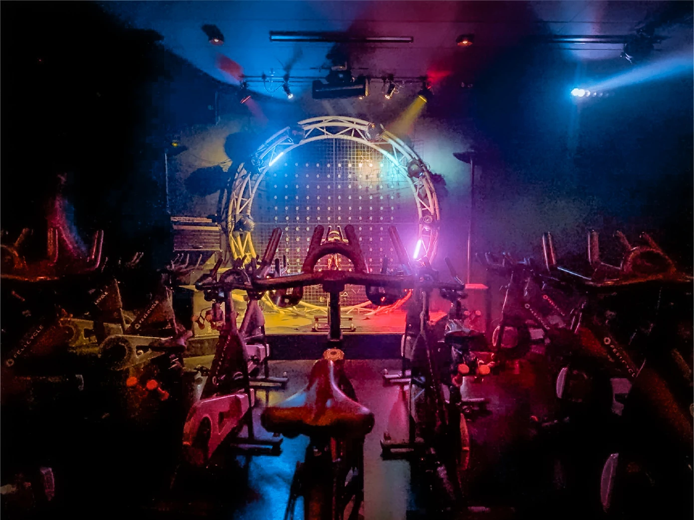 FEELCYCLE 自由が丘 スタジオ写真