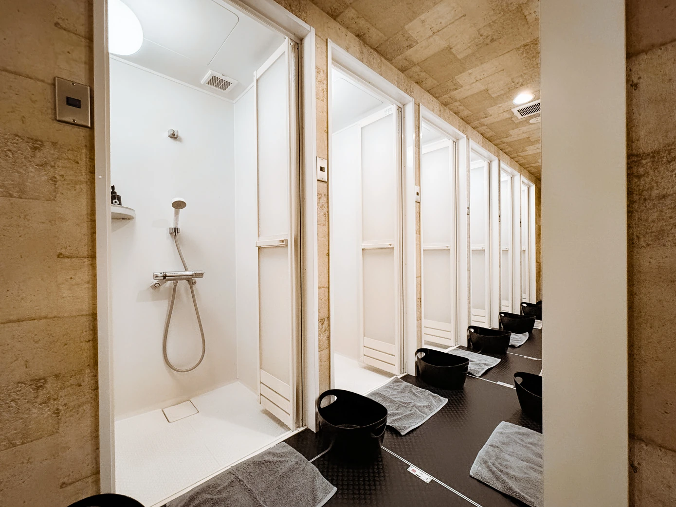 FEELCYCLE 吉祥寺 スタジオ写真