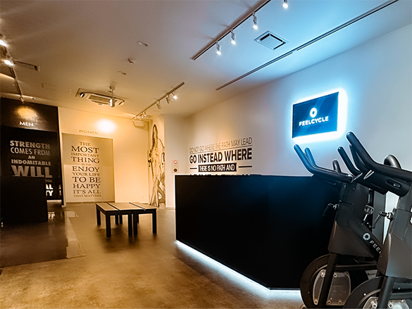 川崎店｜暗闇フィットネス FEELCYCLE｜川崎駅、京急川崎駅