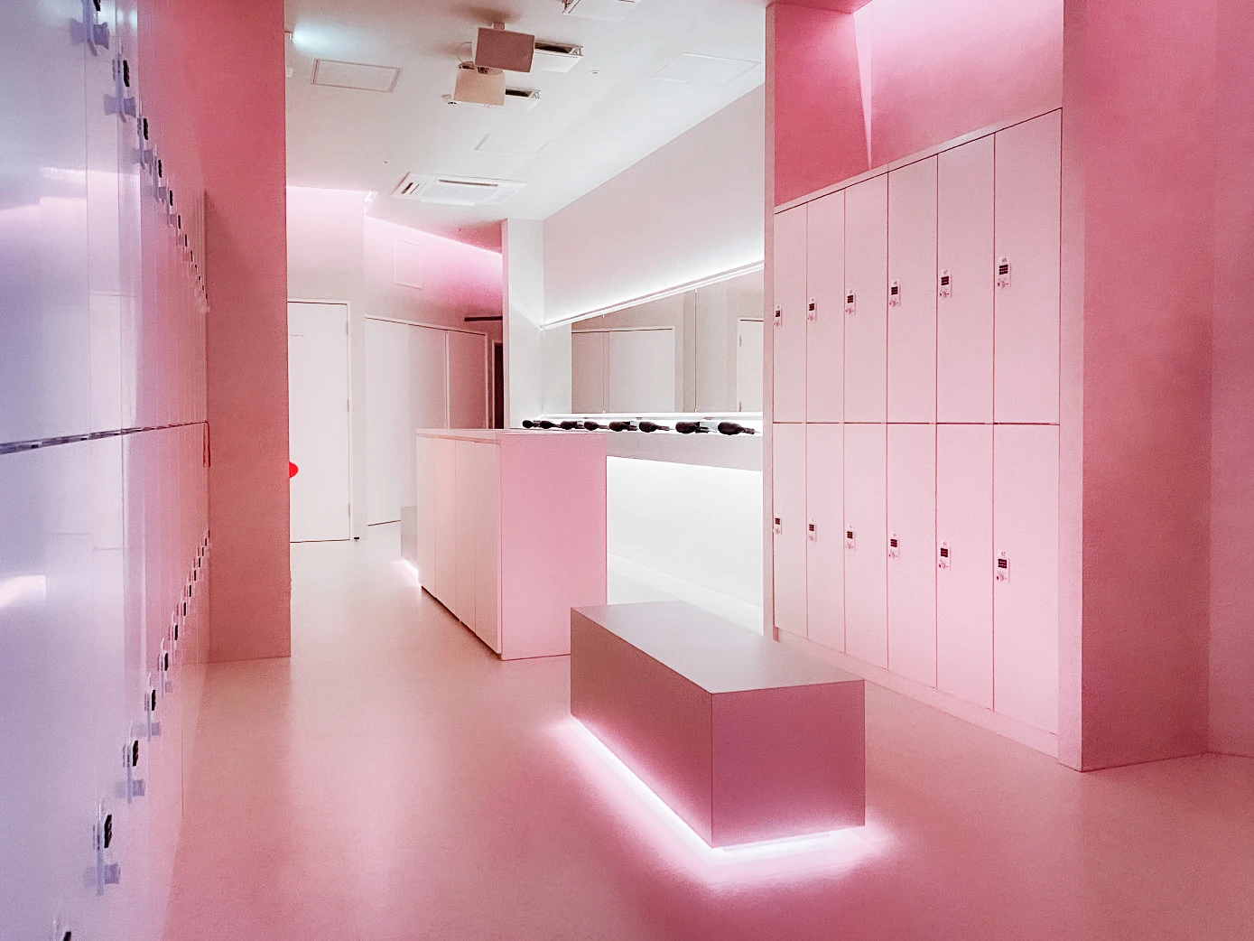 京都河原町店｜暗闇フィットネス FEELCYCLE｜京都河原町駅、祇園四条駅