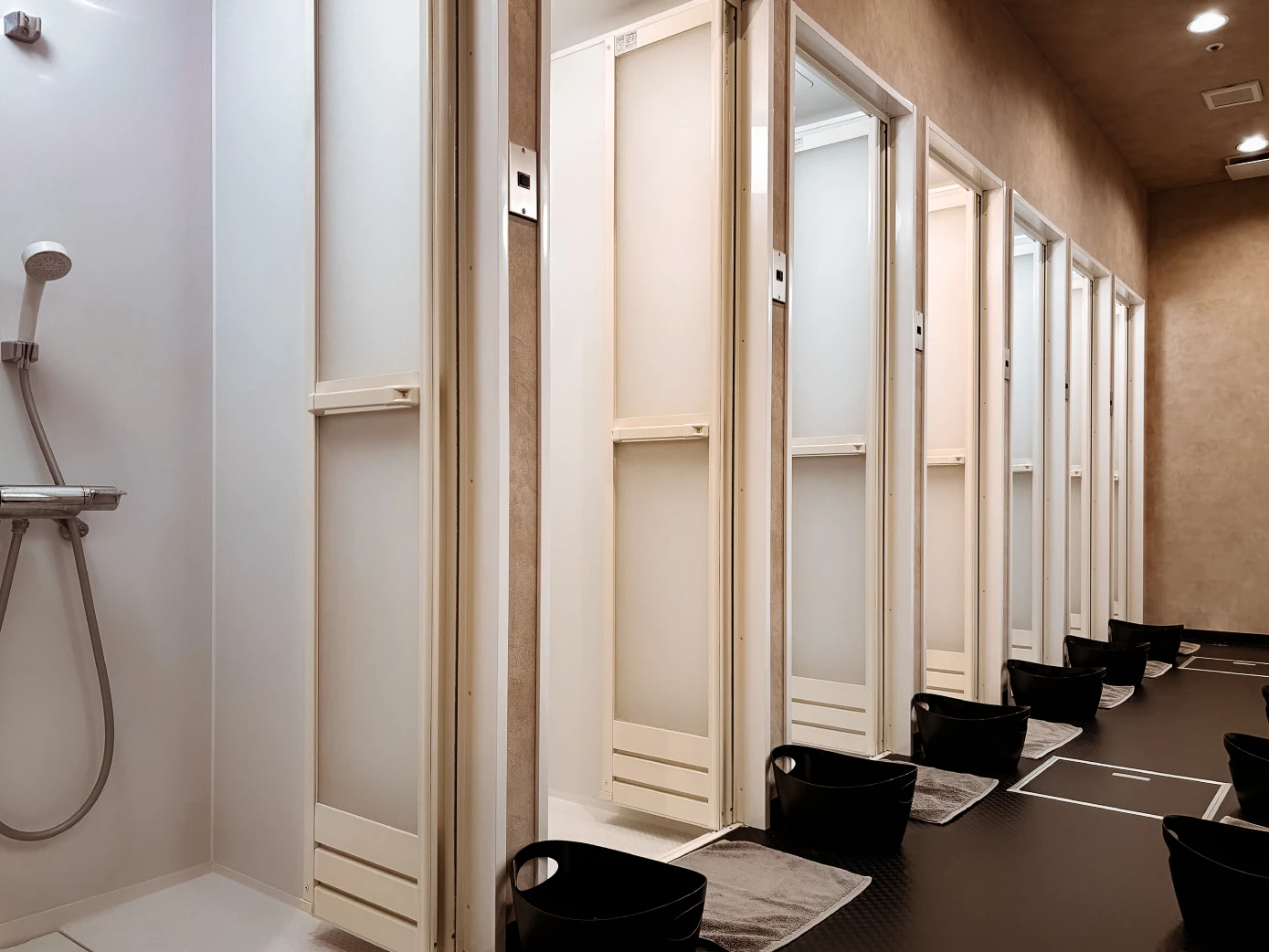 FEELCYCLE 汐留 スタジオ写真