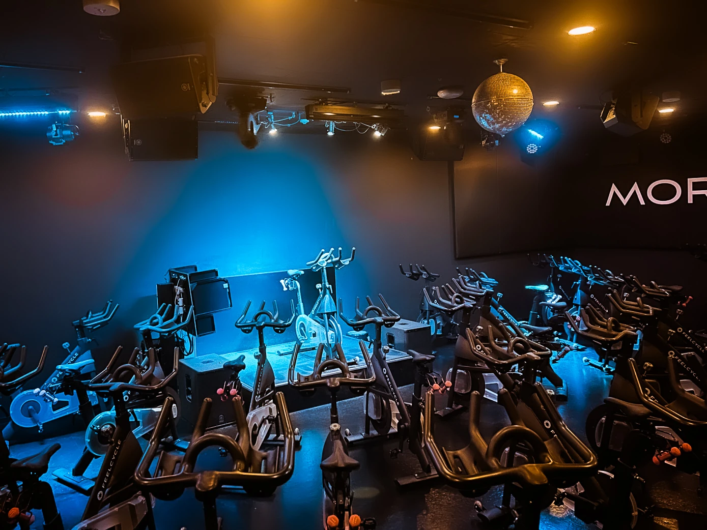 多摩センター店｜暗闇フィットネス FEELCYCLE｜多摩センター駅