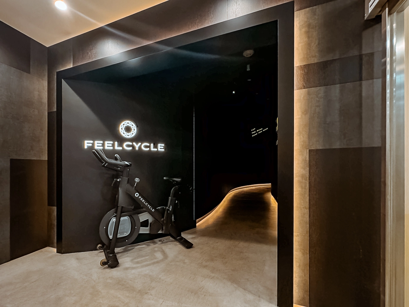 【返品不可】 船橋店｜暗闇フィットネス FEELCYCLE｜船橋駅、京成船橋駅 その他